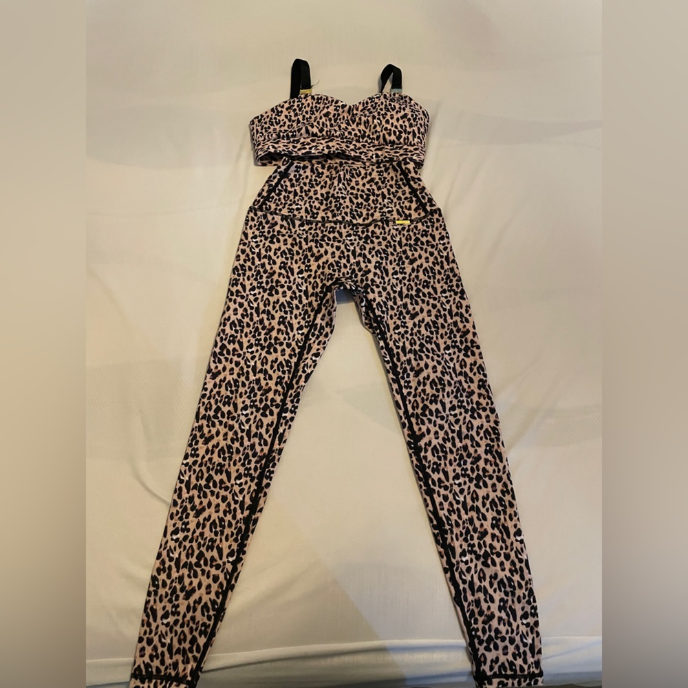 Cleo Harper Leopard Print Set
